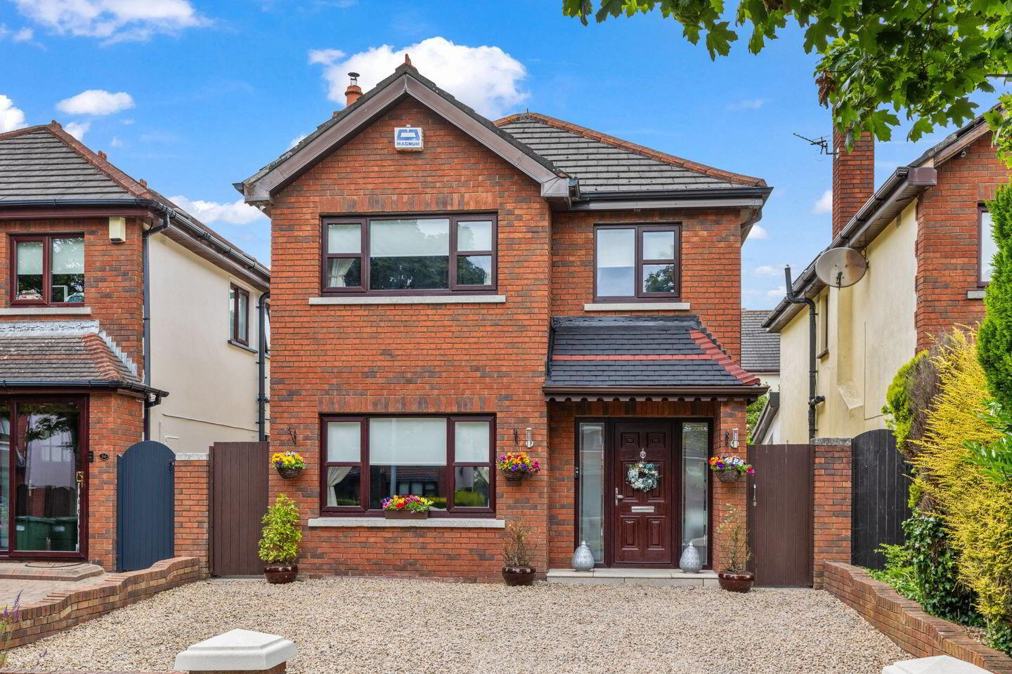32 Highfield Lawns 1 of 16