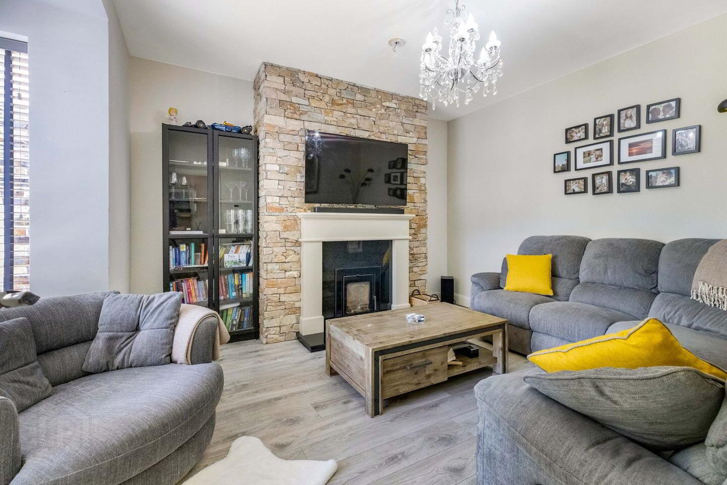20 Comyn Manor 3 of 32