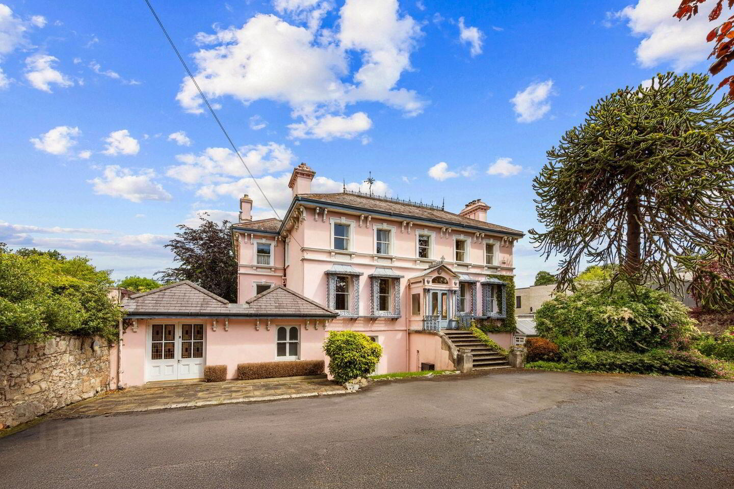 Summerville, 21 Cross Avenue 1 of 35