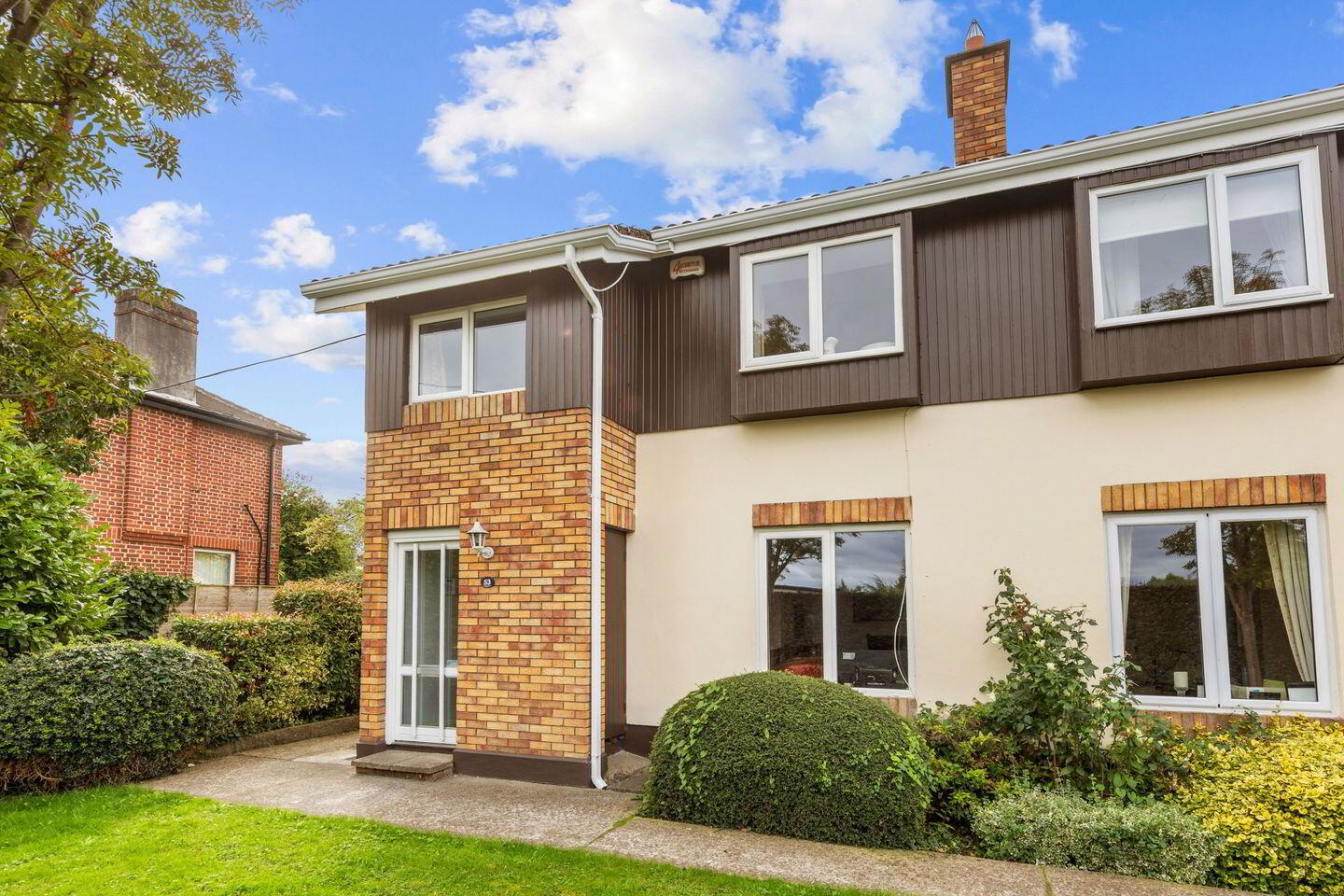 53 Rosemount Court 1 of 10