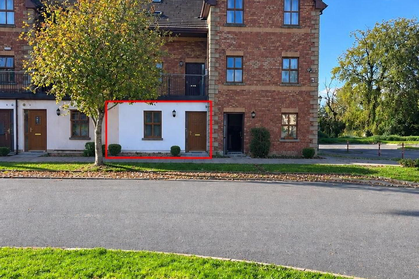 7 Auburn Lodge 1 of 12