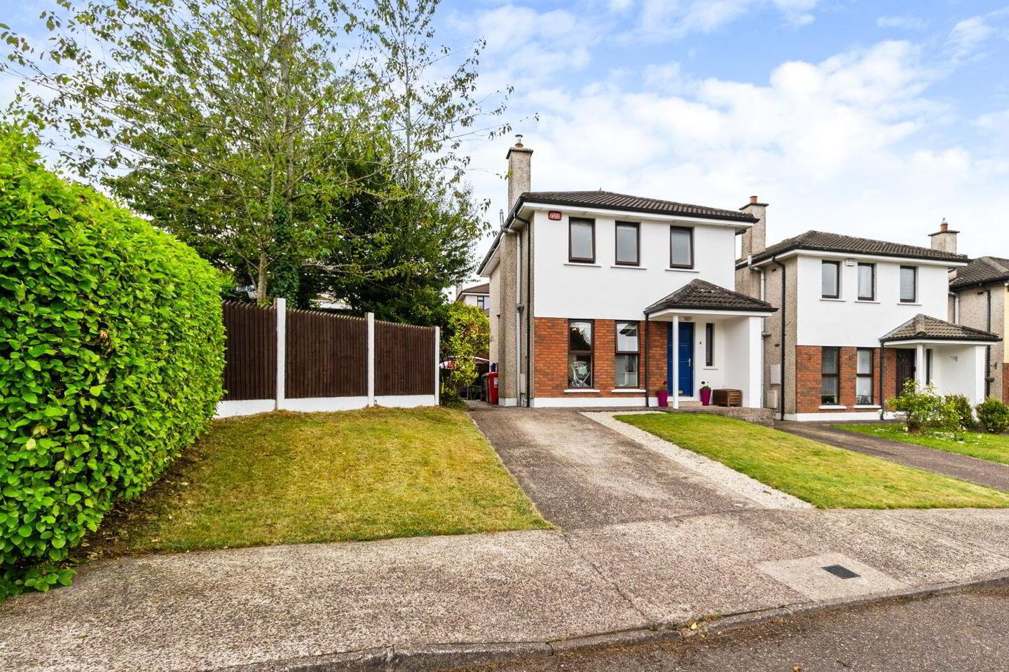 4 Amberley Heights 2 of 27