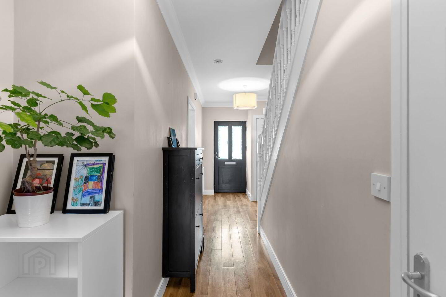 12 Stapolin House 2 of 31