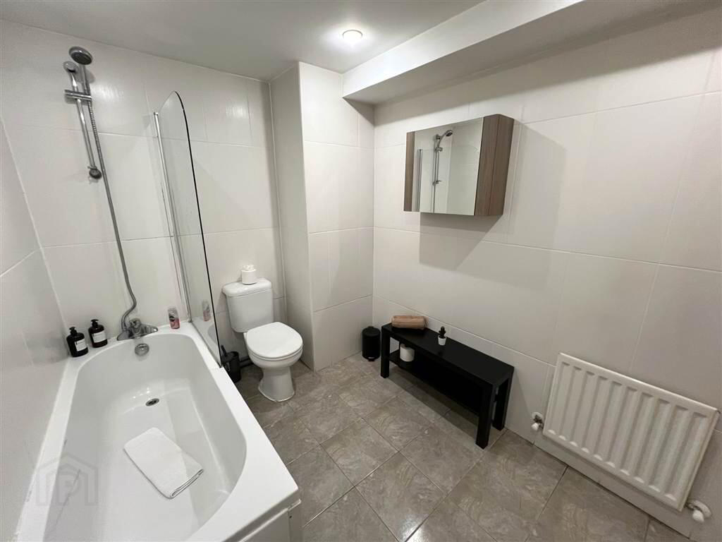 16 Shaftesbury Court 9 of 9