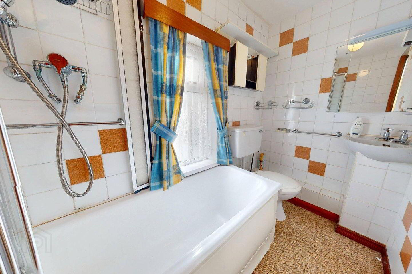 4 Bed Plus Granny Flat 22 of 23