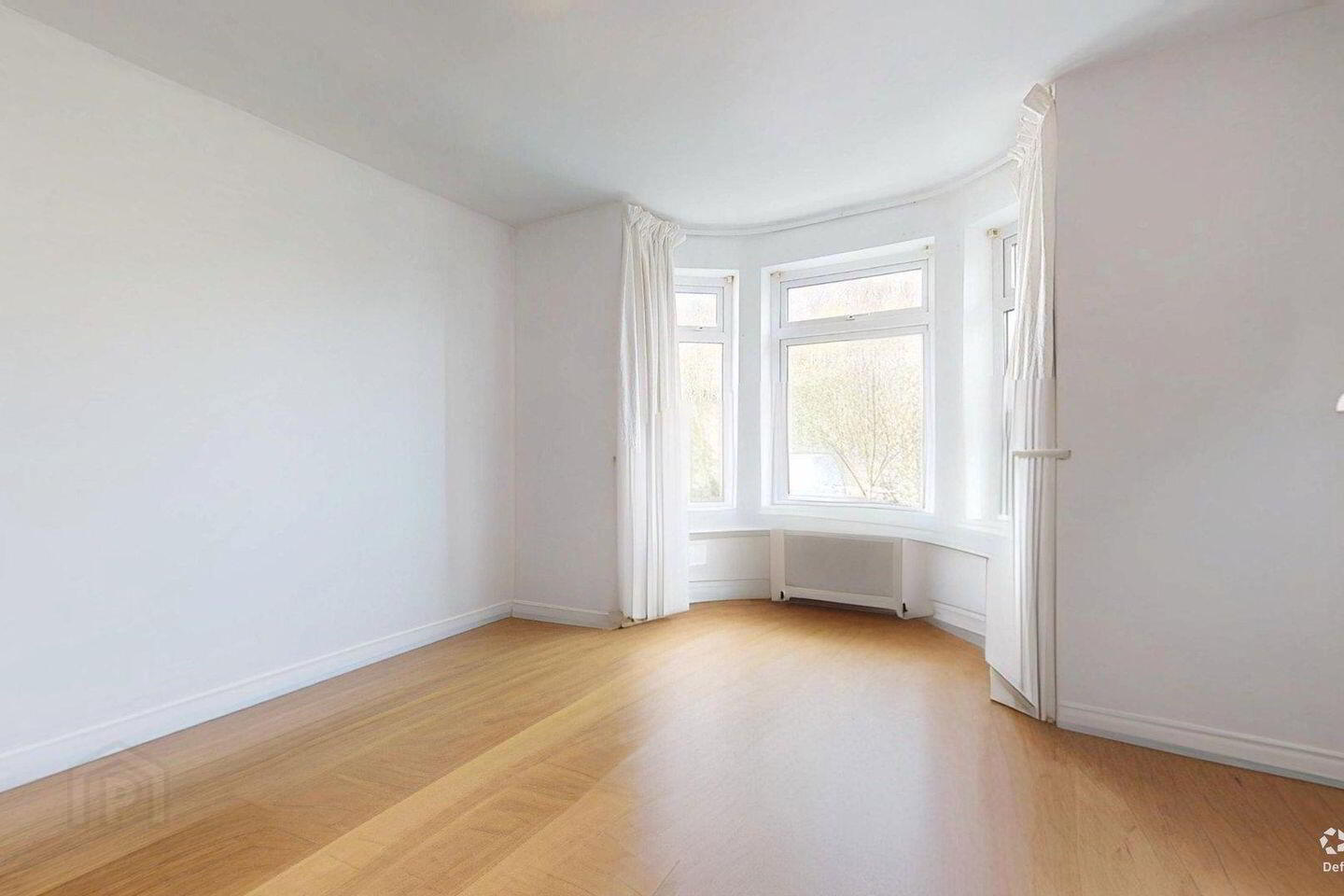 3 Bed Semi And Two, 2 Bed Apartments 3 of 23