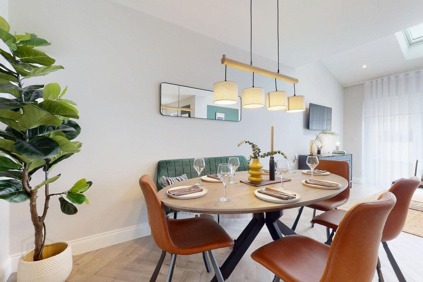 Fully Furnished Showhouse At, 139 Carrabeag 3 of 23
