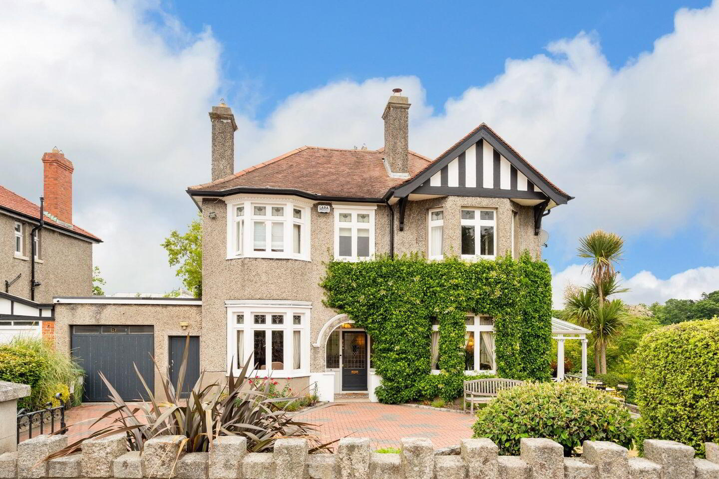 Waratah, 18 Rostrevor Road 2 of 22