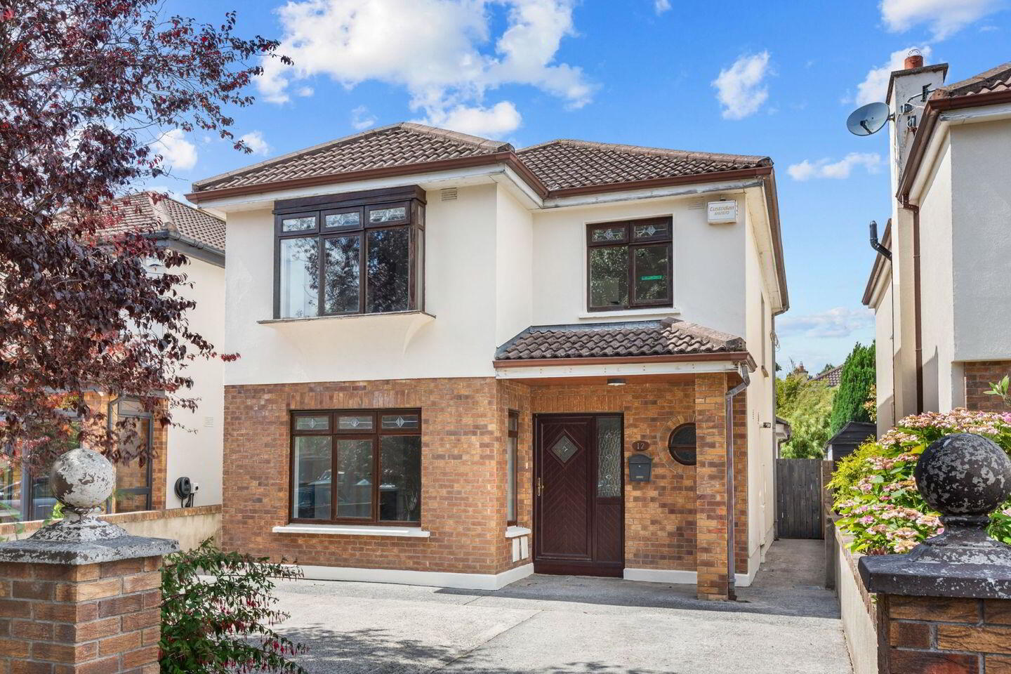 12 Knockfield Manor 1 of 17