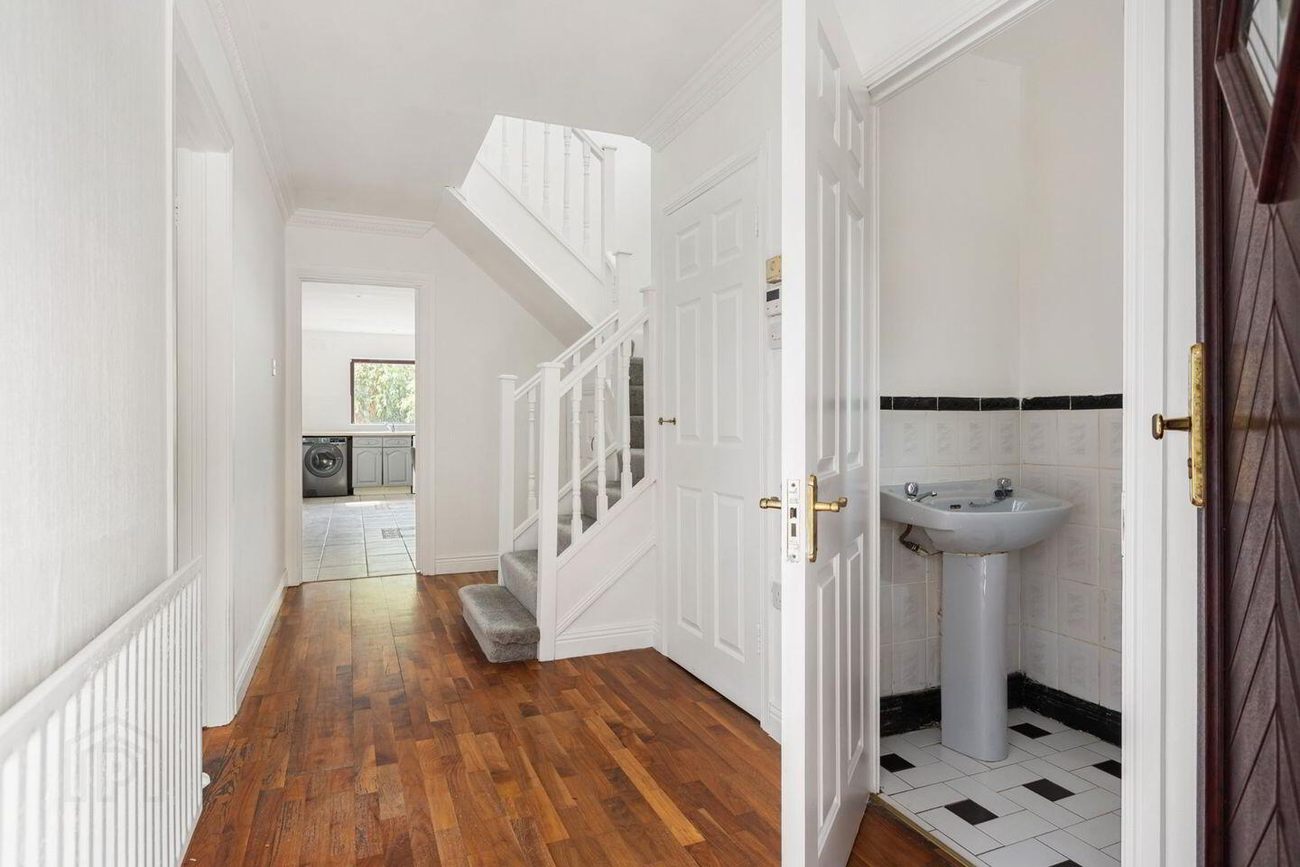 12 Knockfield Manor 3 of 17