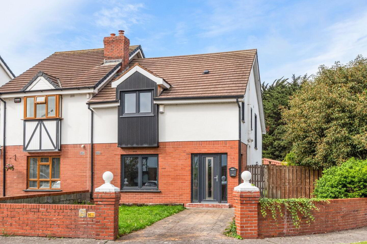 9 Old Court Close 1 of 14