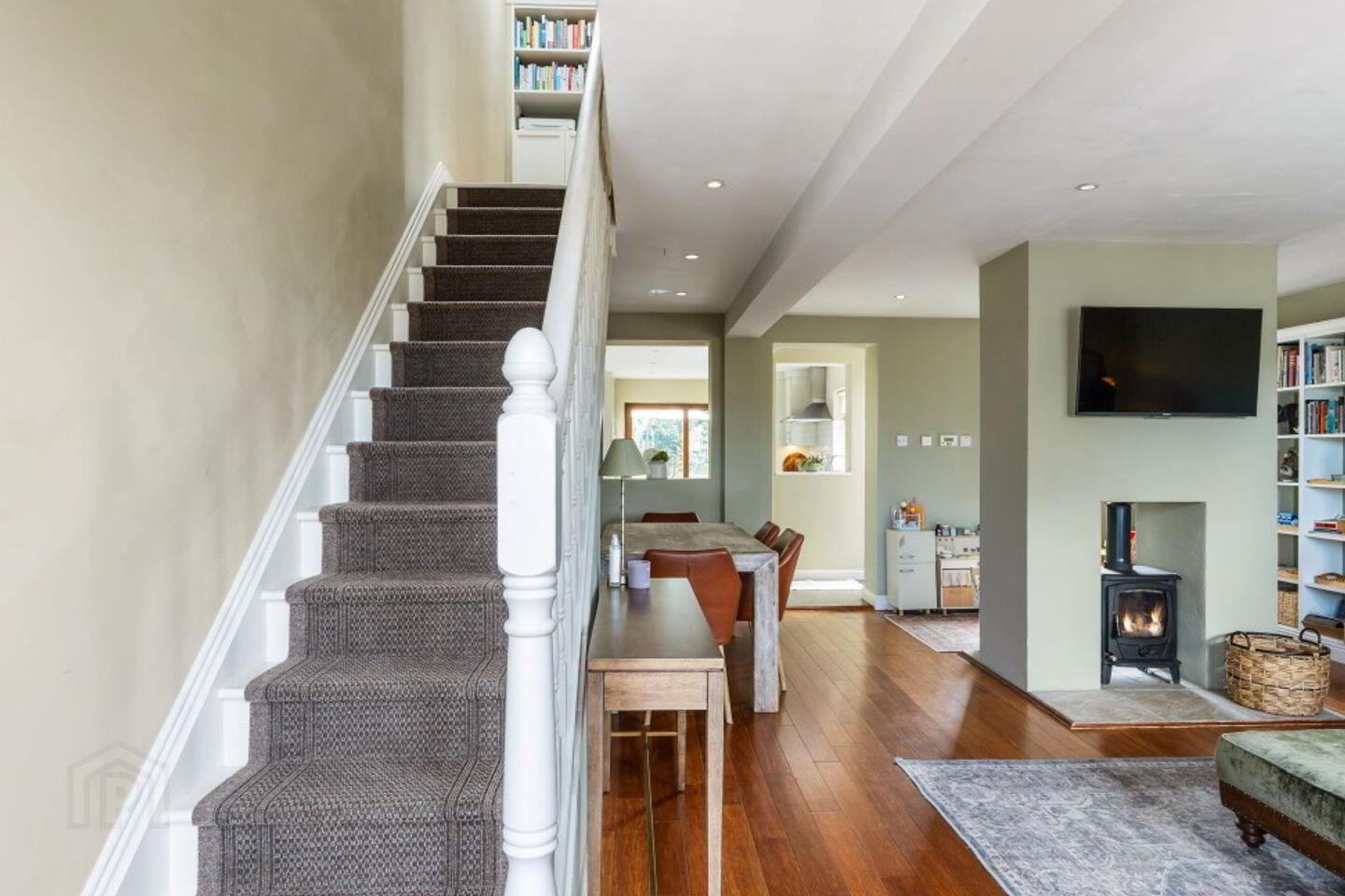 66 Cromcastle Green 2 of 19