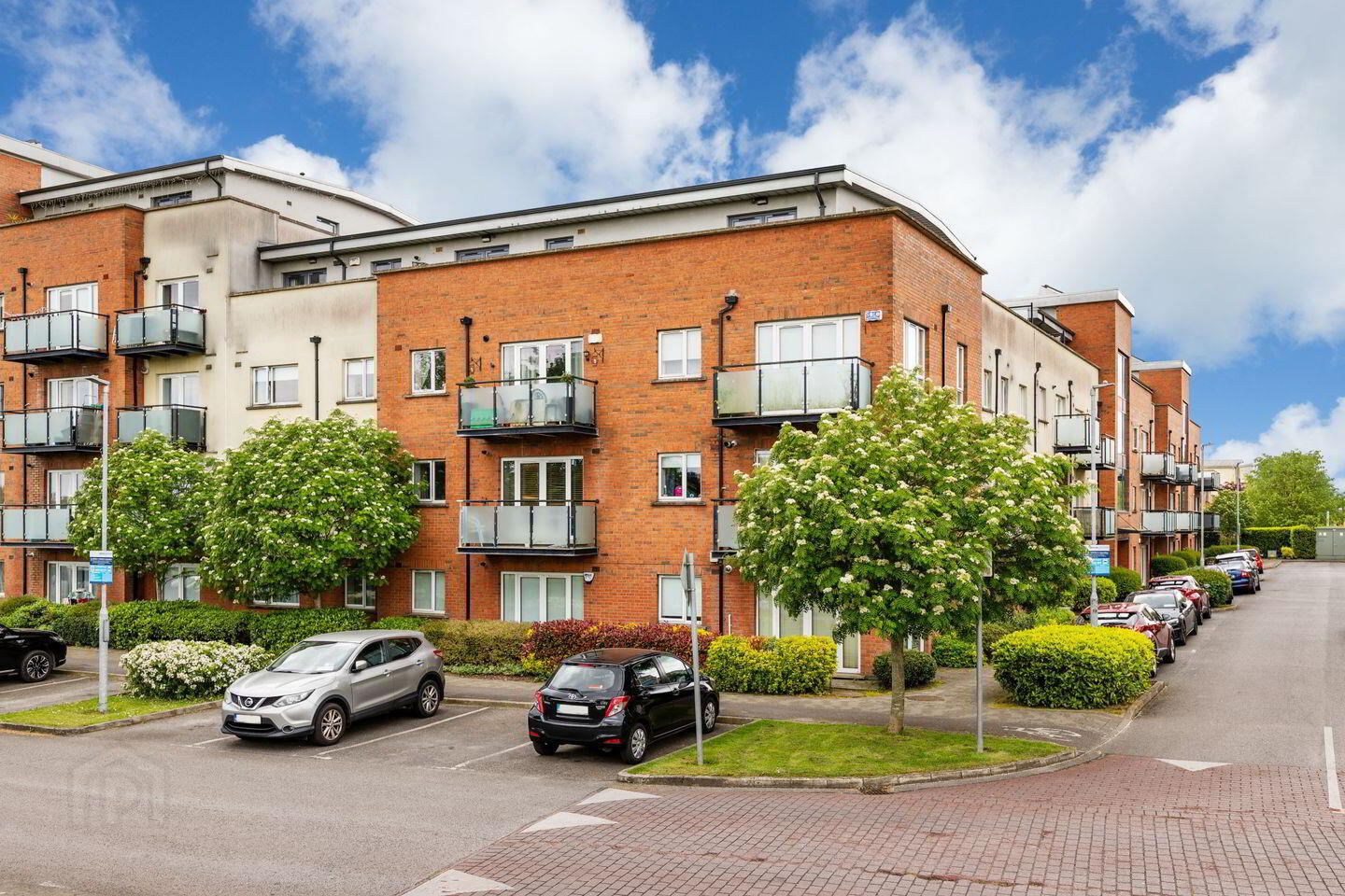 32 Mayeston Crescent 1 of 9