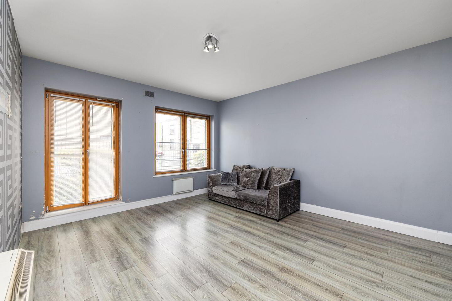 1 Richmond Hall 2 of 7