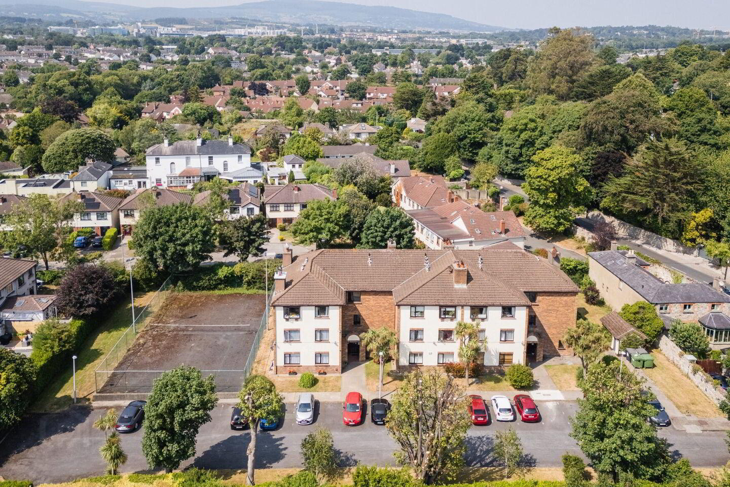 24 Killiney Court 2 of 15