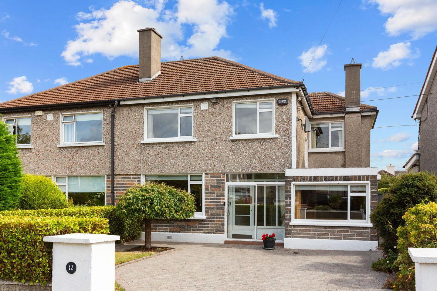 12 Arnold Grove 1 of 17