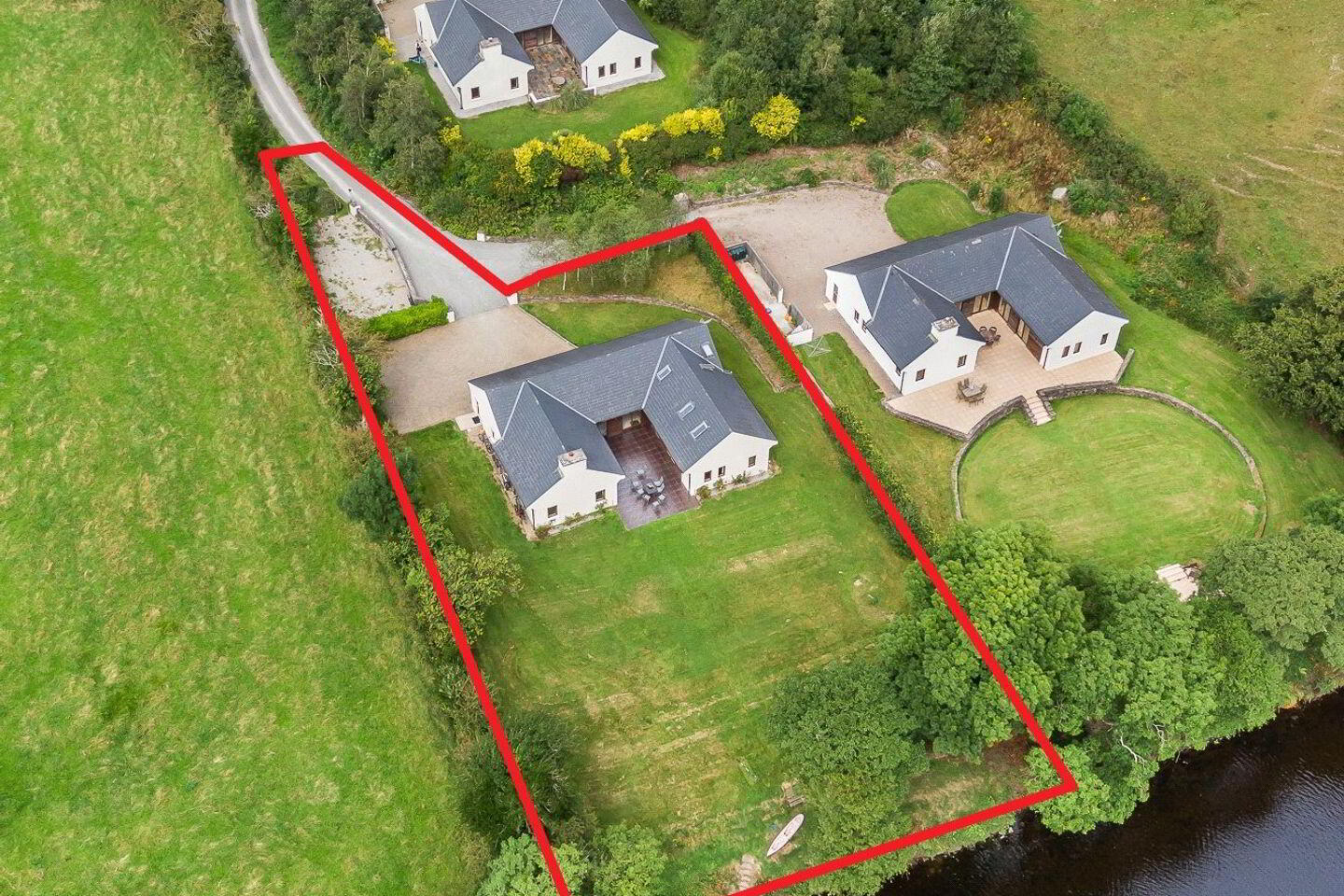 1 Cahir Lodges 2 of 23