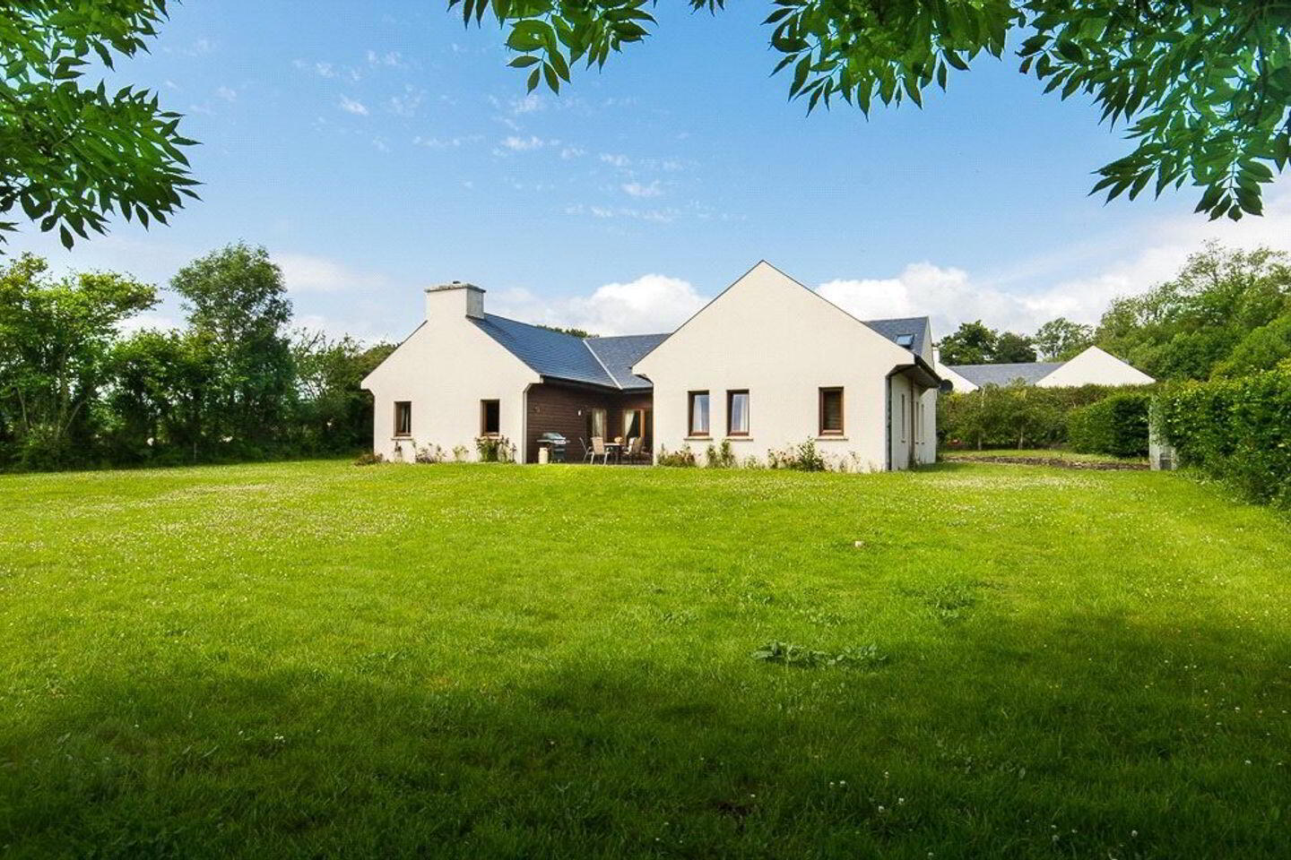1 Cahir Lodges 3 of 23