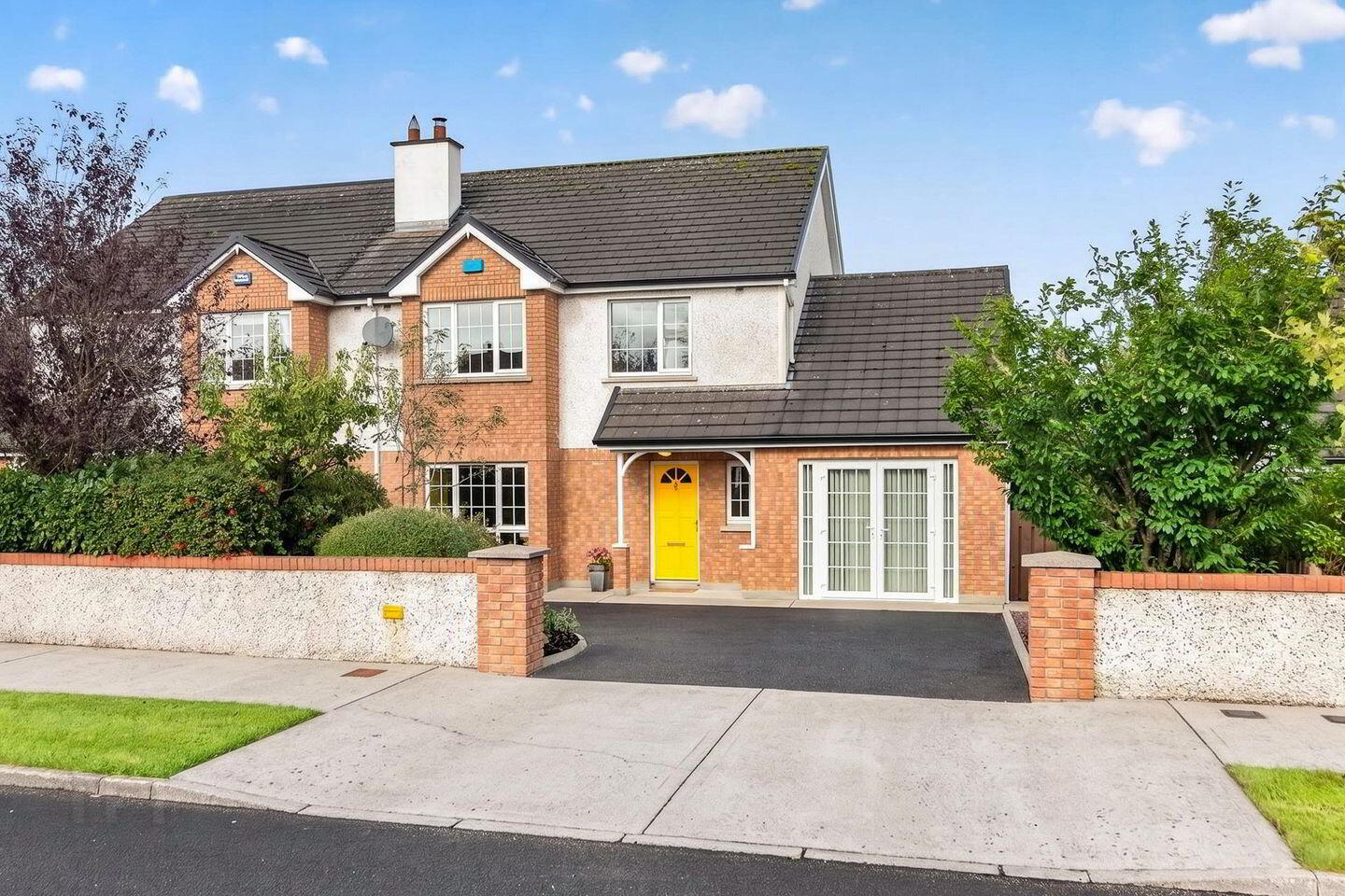 4 Ox Crescent 1 of 22