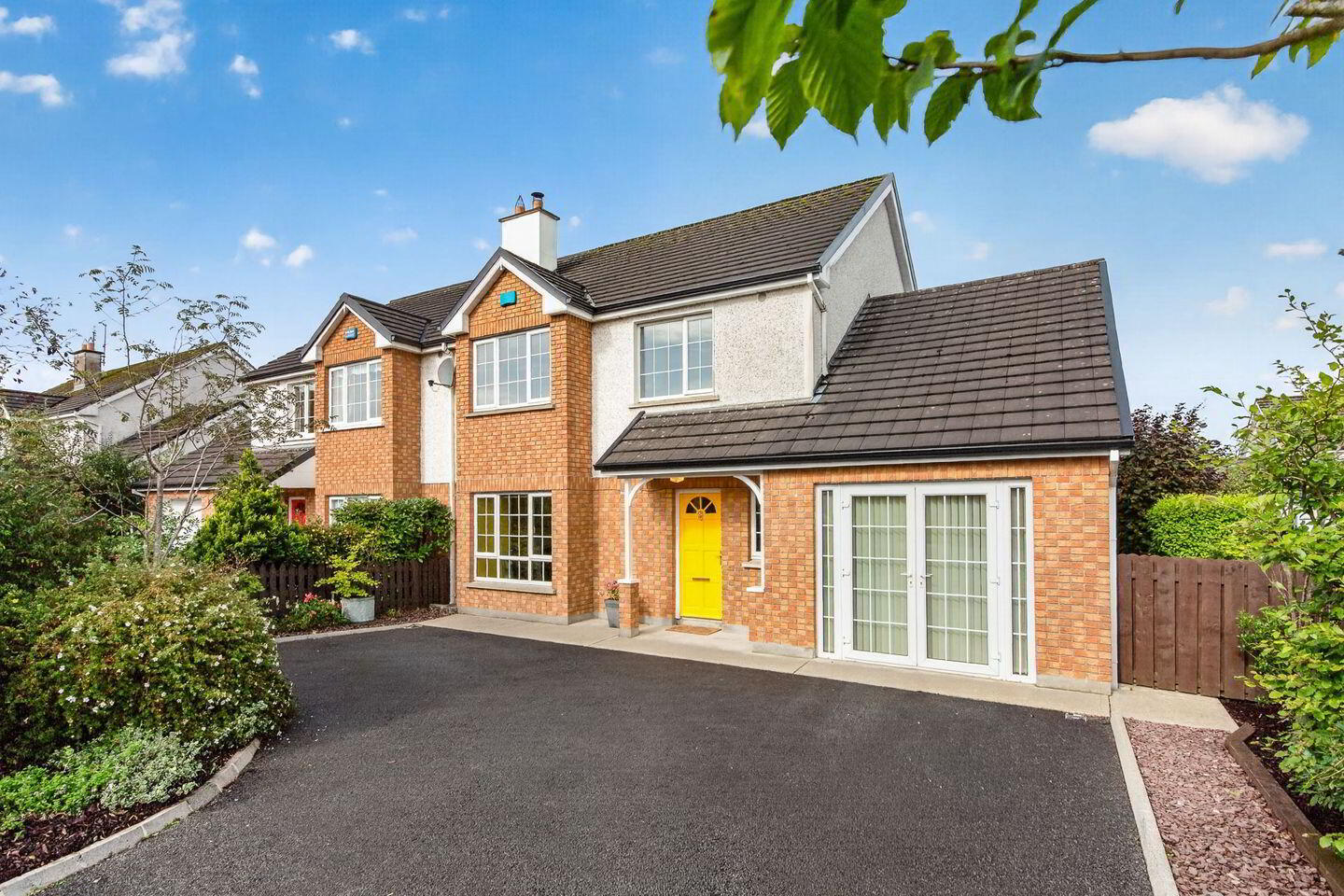 4 Ox Crescent 2 of 22