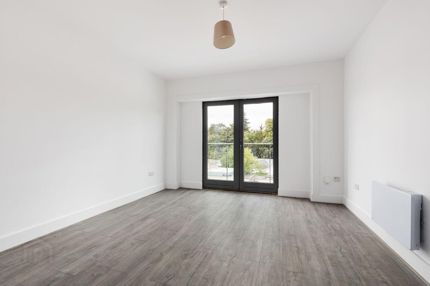 Apartment, 24 Greenhills Court 3 of 8