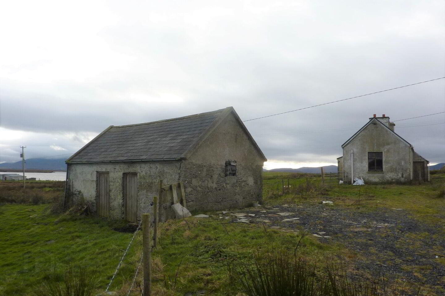 2 Coastal Cottages With 18.94 Acres 3 of 23