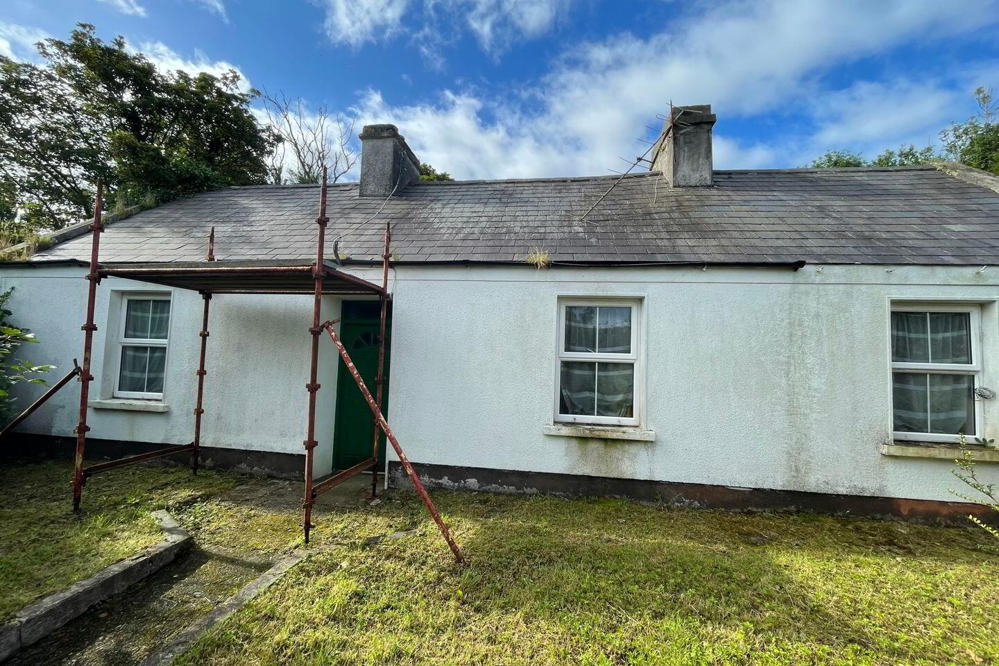 28 Acre Farm Cottage & Outbuildings 2 of 15