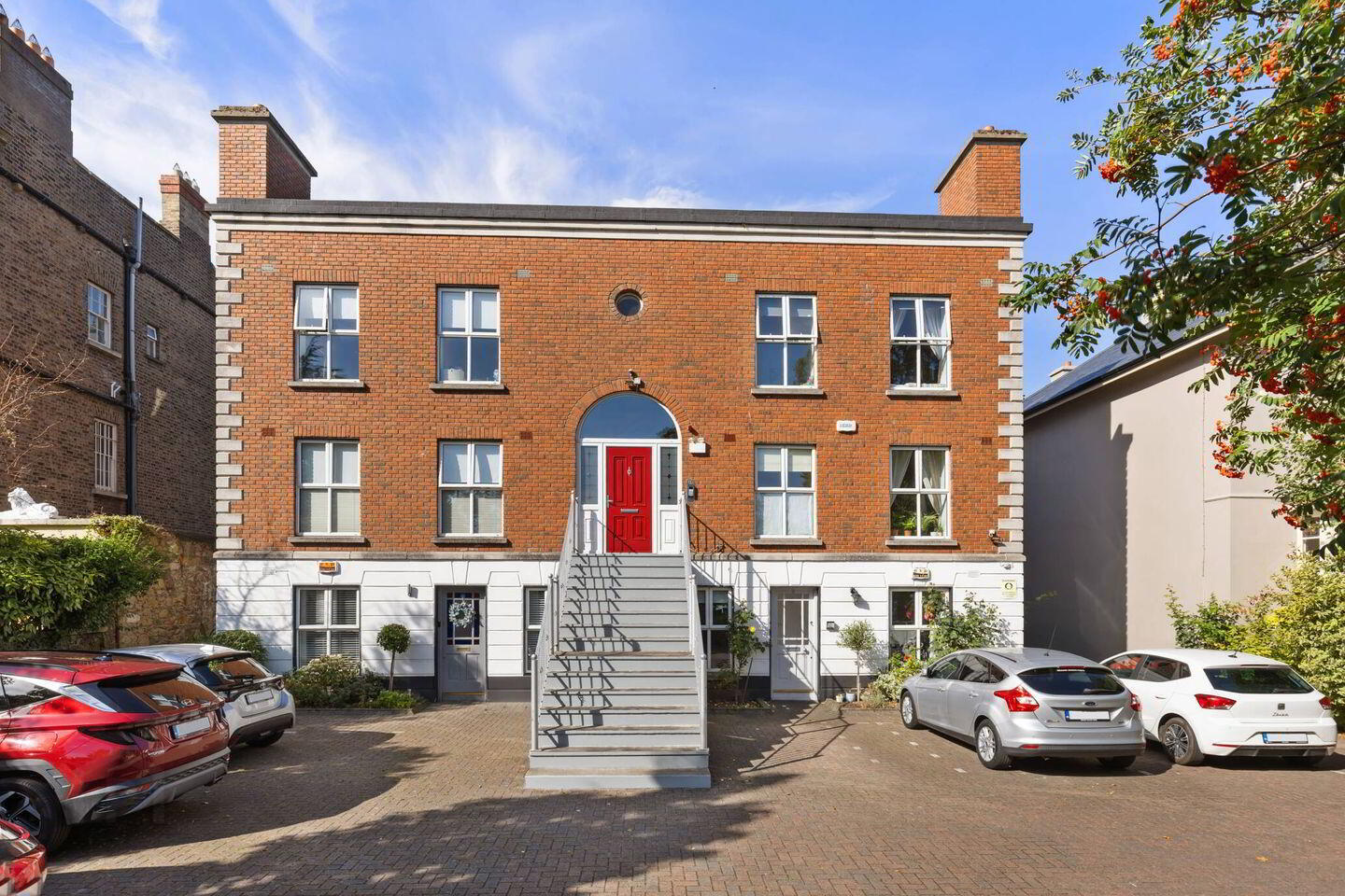 Apt 1, 30 Kenilworth Square West 1 of 10