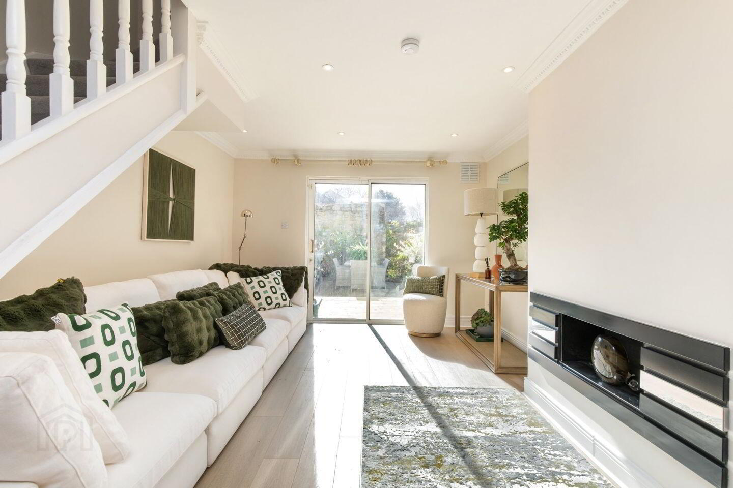 41 Merrion Strand 2 of 13