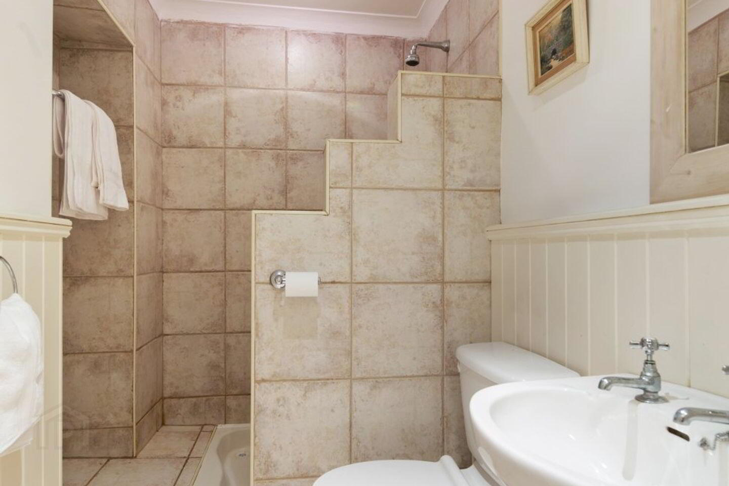 Strand Lodge, 5 Strand Road 22 of 23