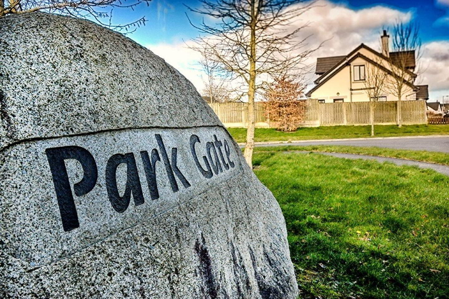 96 Park Gate 2 of 4