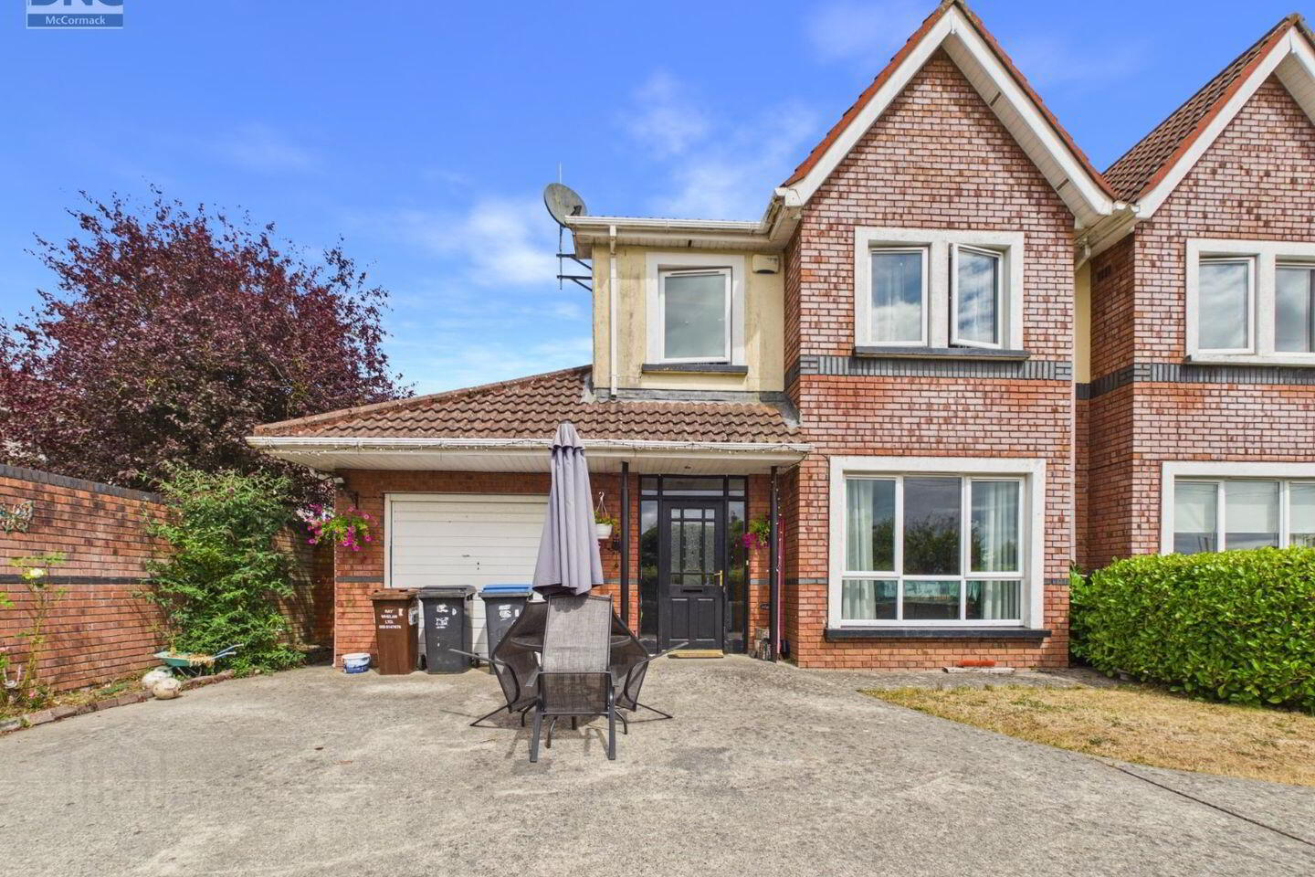 96 Highfield Manor 1 of 23