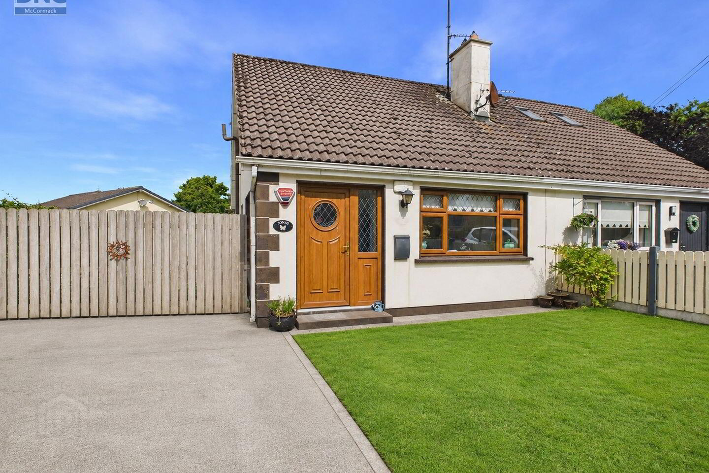 2 Villa Crescent 1 of 24