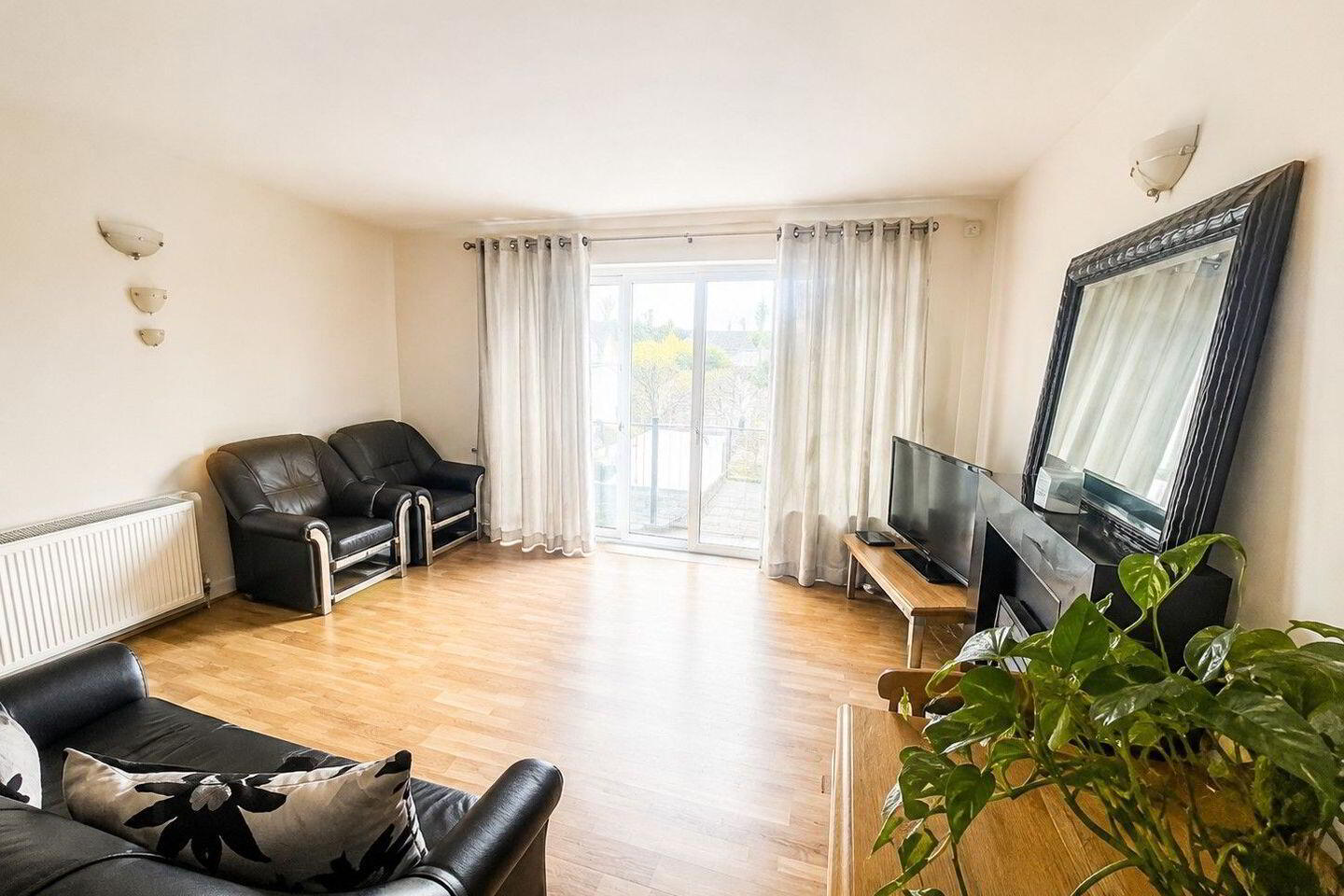 Apartment 23 Riverdock House Limerick City Centre 1 of 14