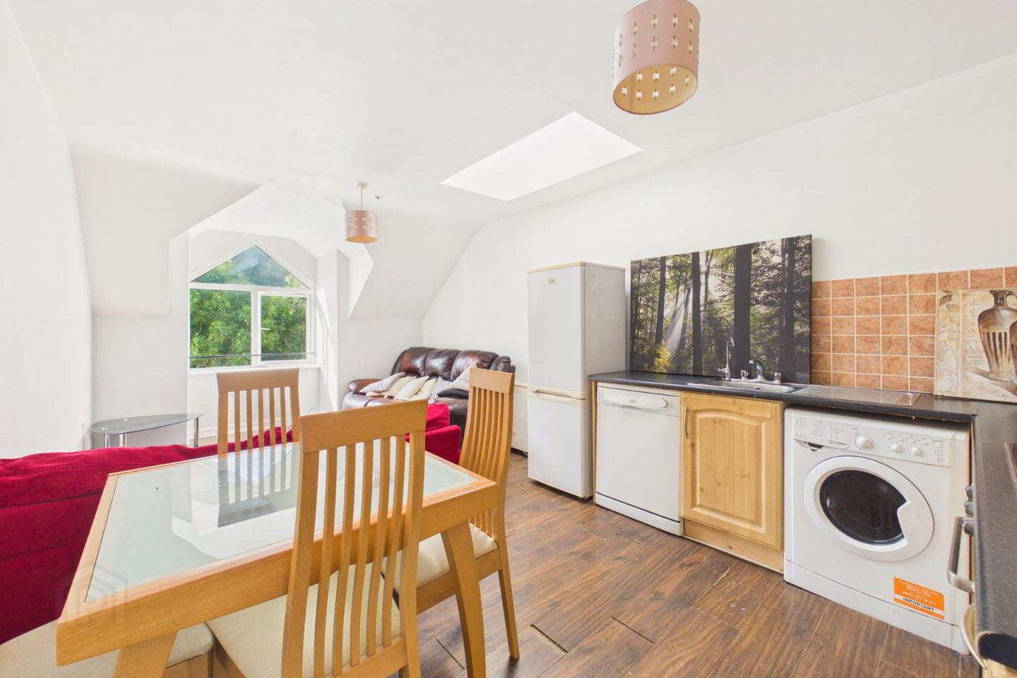 154 Manor Court 2 of 12