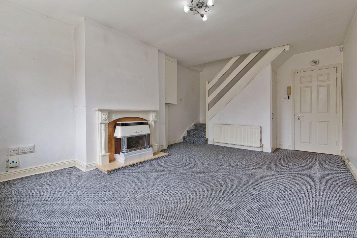 1 Monaloe Court 2 of 12