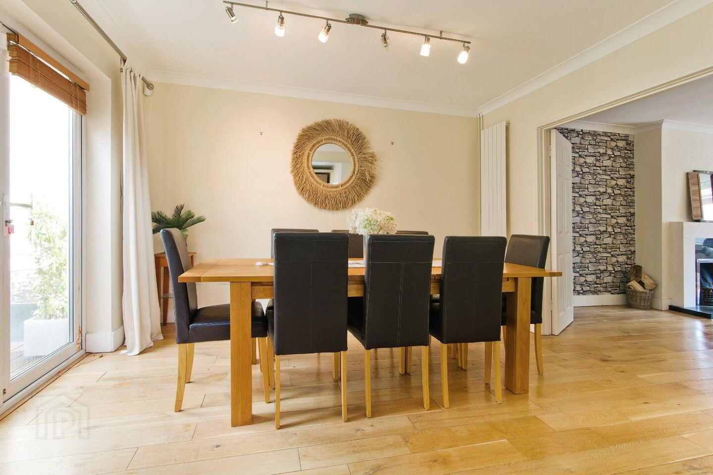 28 Sandyford Hall View 2 of 16