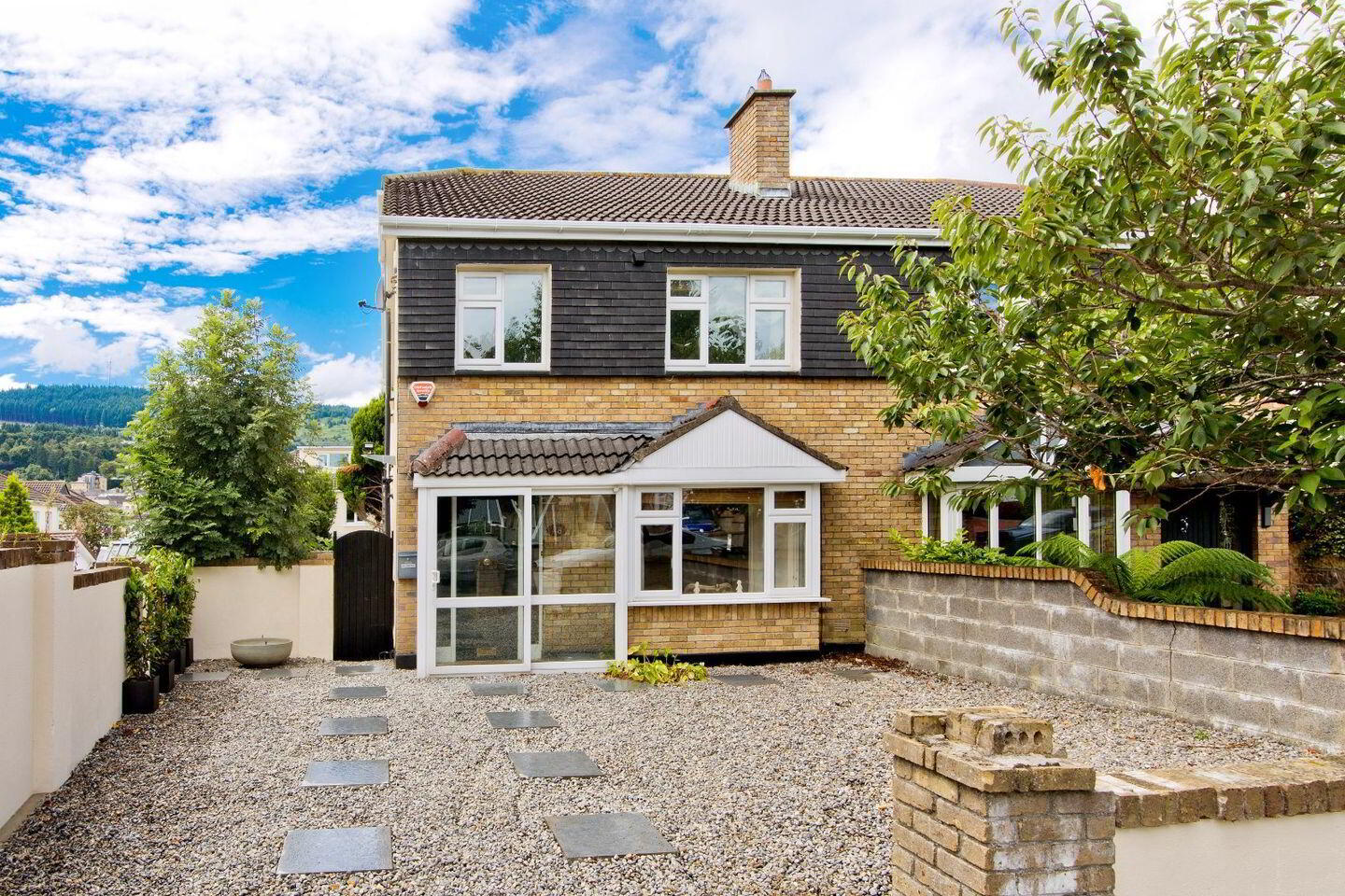 28 Sandyford Hall View 1 of 16