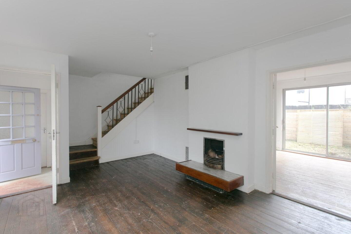 1 Lakelands Grove 2 of 14
