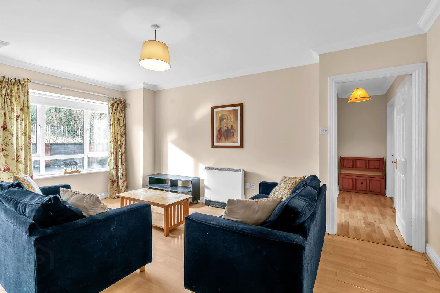 Apartment, 49 Rochford Park 3 of 13
