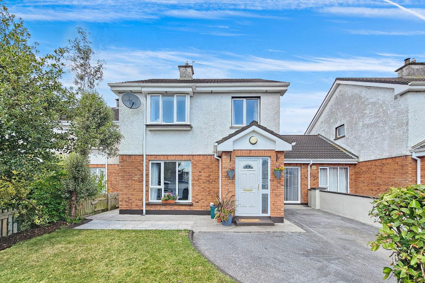 93 Abbey Court 1 of 23