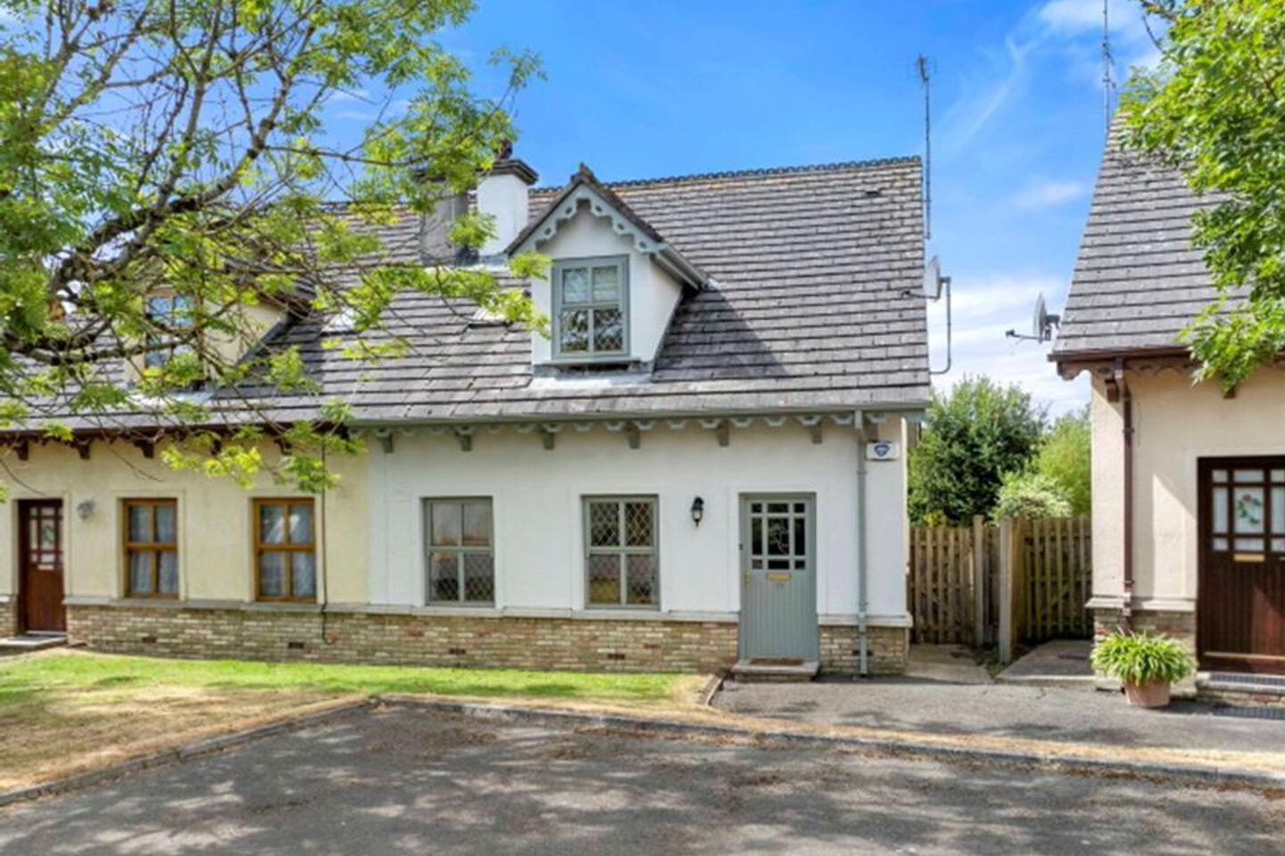 19 Sandycove Phase, 2 Ballymoney 1 of 23