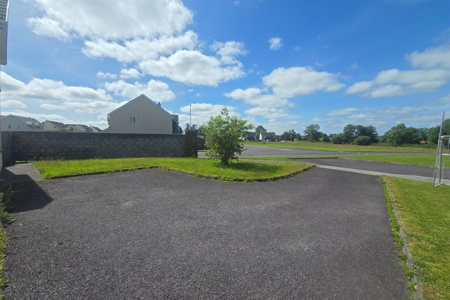 11 Radharc Na Coille 3 of 22