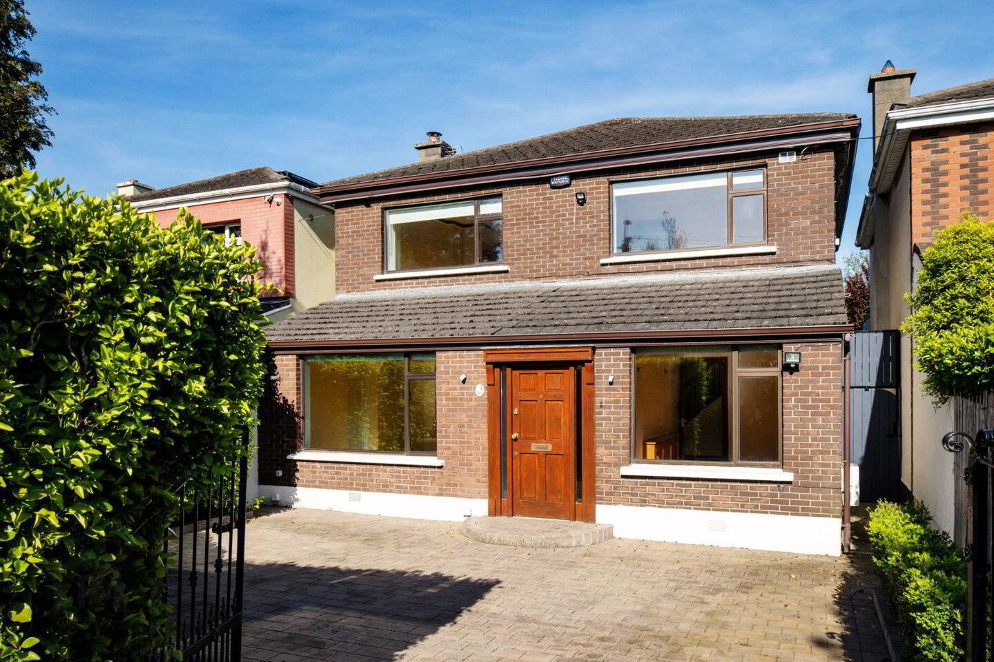 4 Clonkeen Lawn 1 of 21