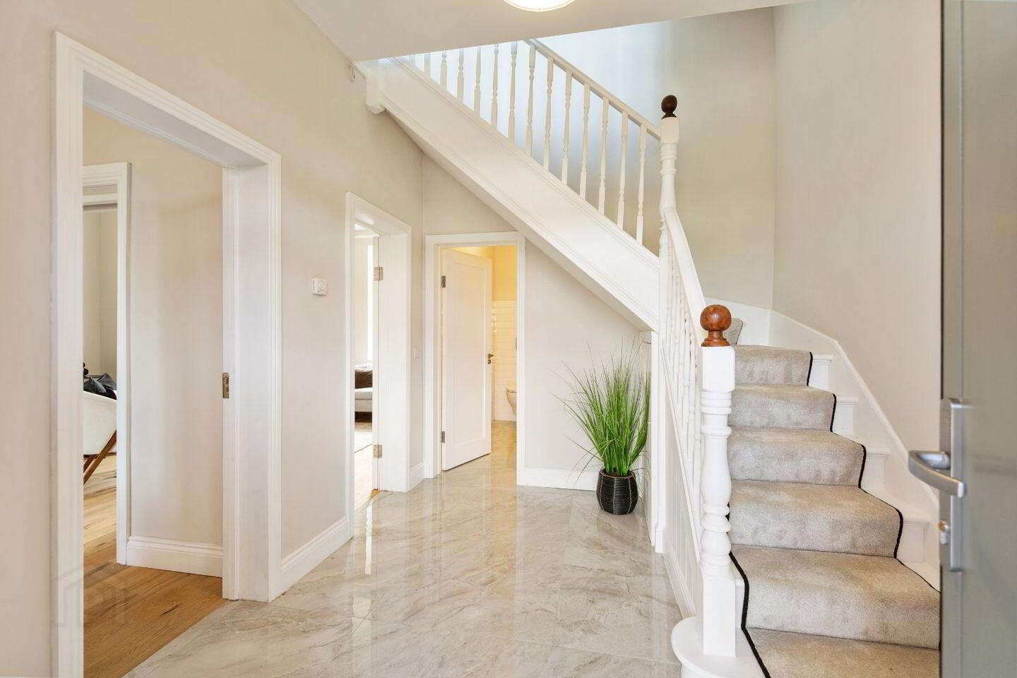 51 Frascati Park 2 of 23