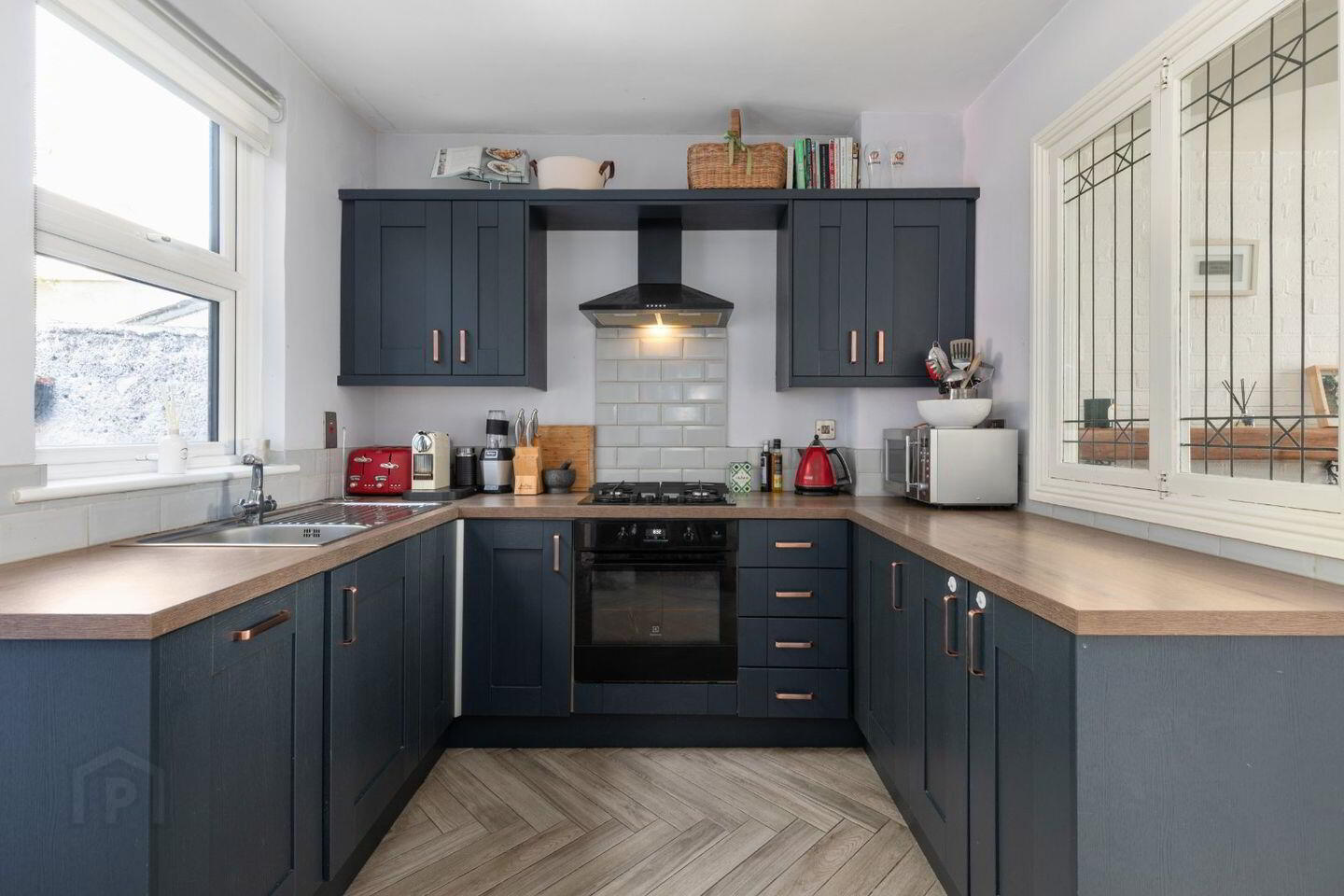 20 Ravensdale Road 3 of 9
