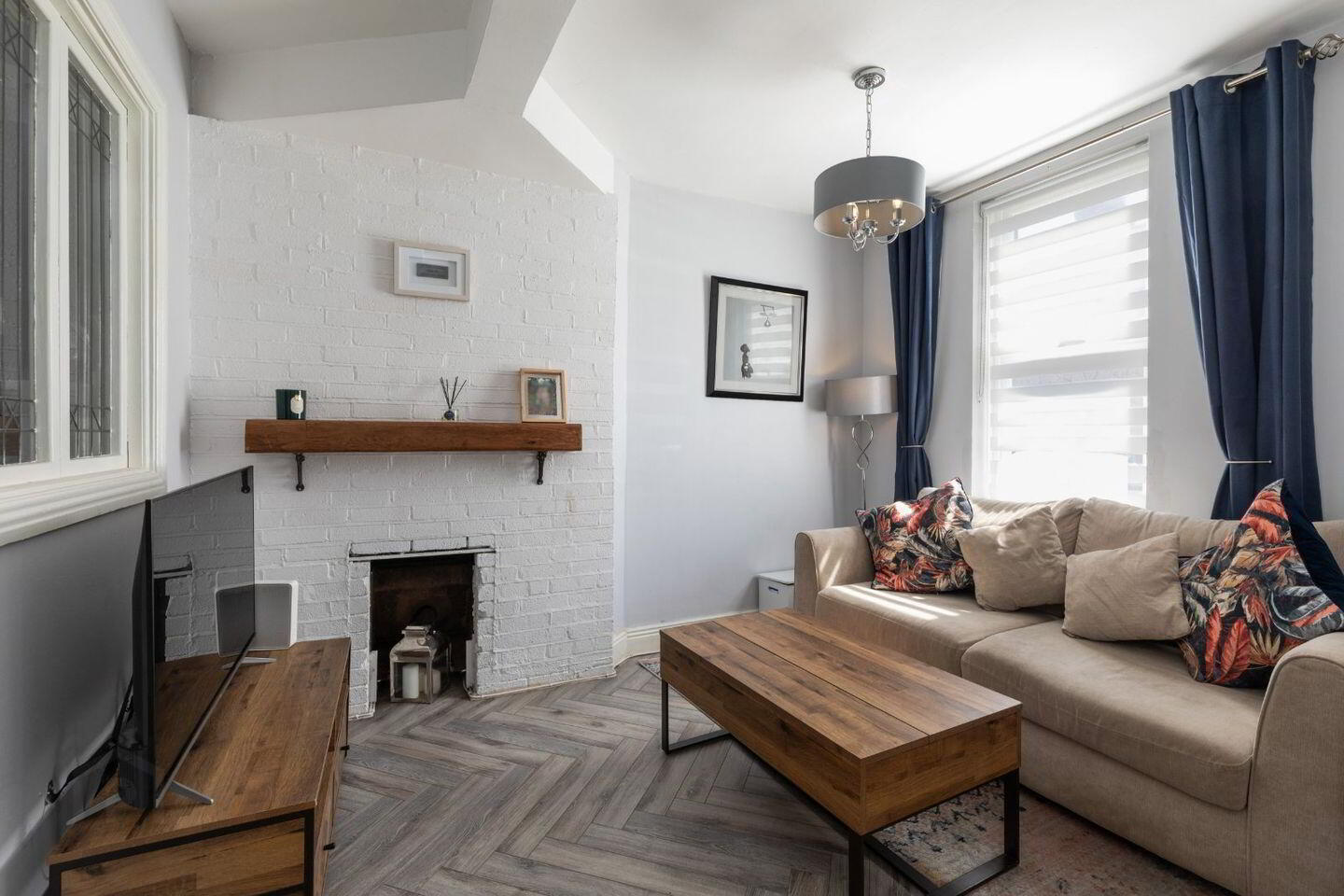 20 Ravensdale Road 2 of 9