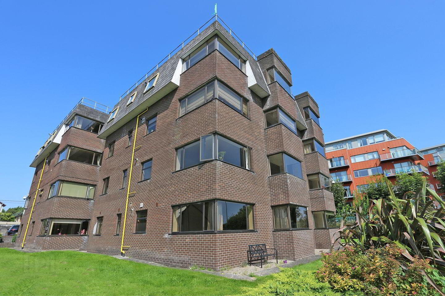 10 Strand Court 3 of 4