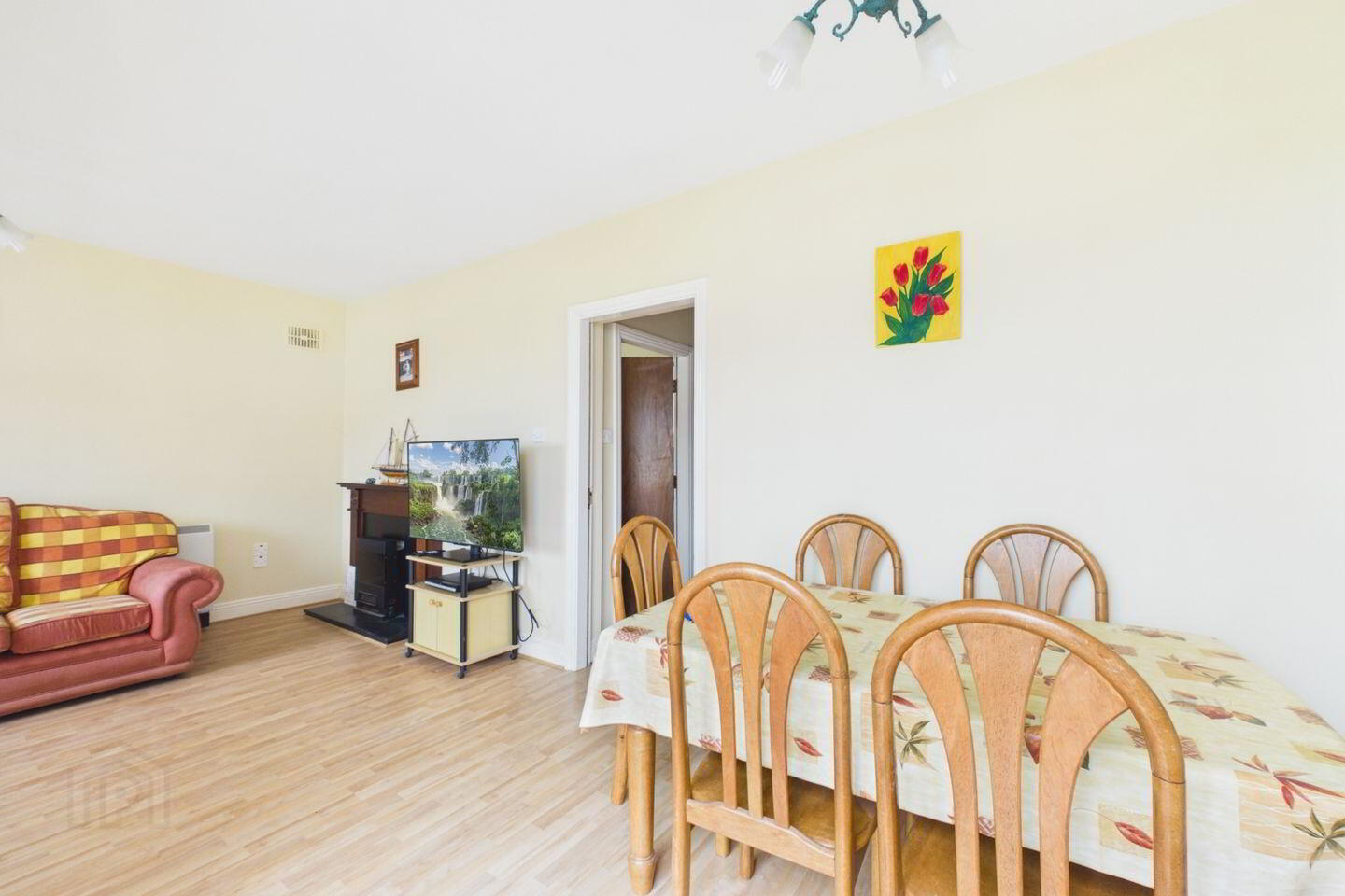 520 Kilkee Bay Apartments 5 of 6