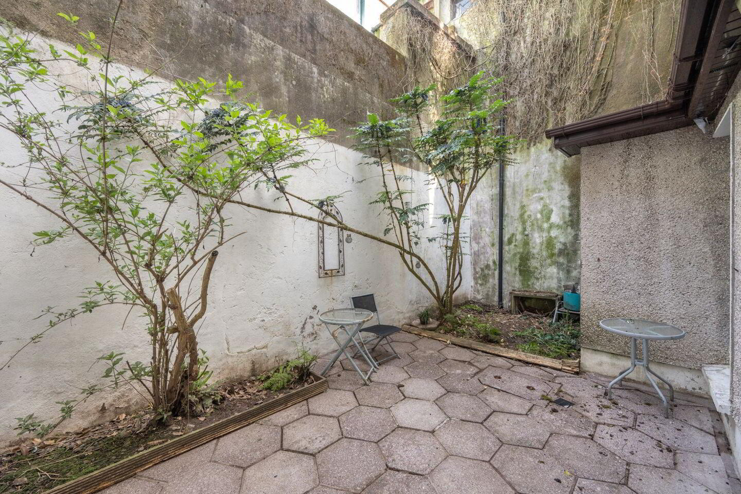 Apt 1 Lee View House, 13 Father Mathew Quay 2 of 4